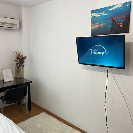 2 Rooms Apartment City Center Iasi Ngoại thất bức ảnh
