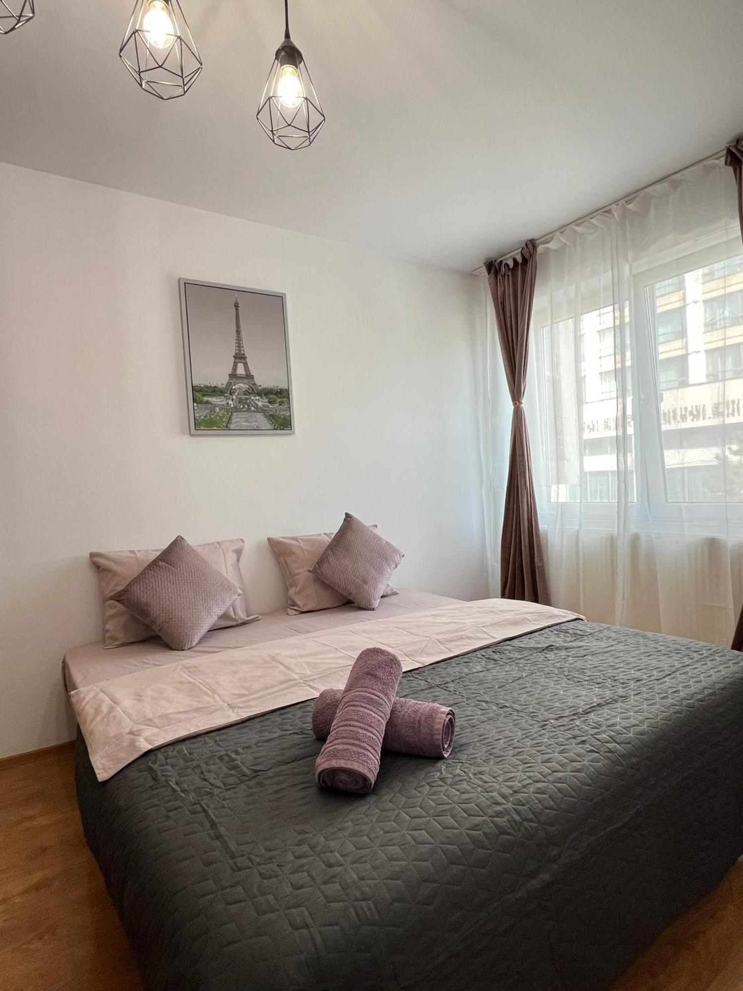 2 Rooms Apartment City Center Iasi Ngoại thất bức ảnh