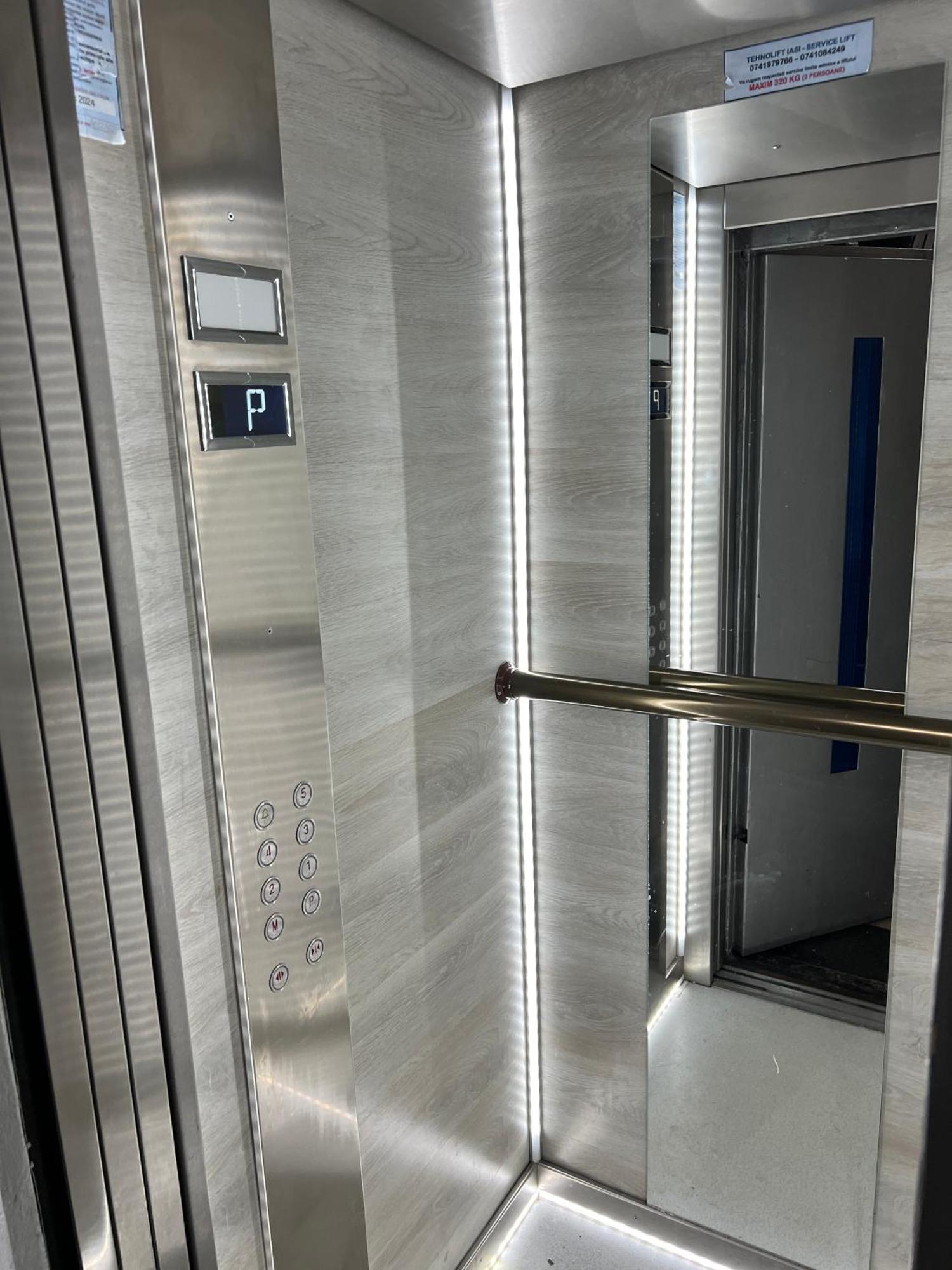 2 Rooms Apartment City Center Iasi Ngoại thất bức ảnh