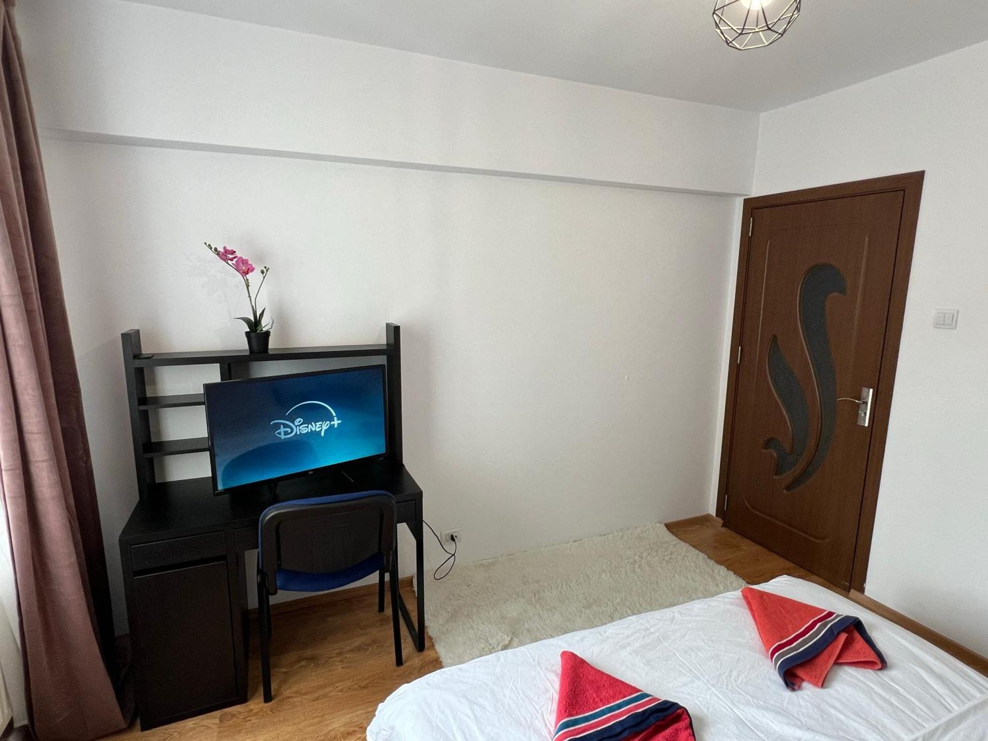 2 Rooms Apartment City Center Iasi Ngoại thất bức ảnh
